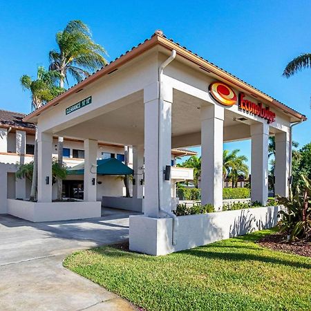 Econo Lodge Vero Beach - Downtown Exteriör bild